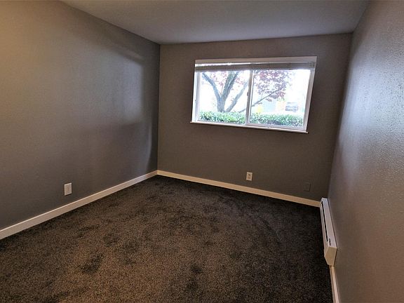 3rd image of 6116 22nd Ave NW APT 1