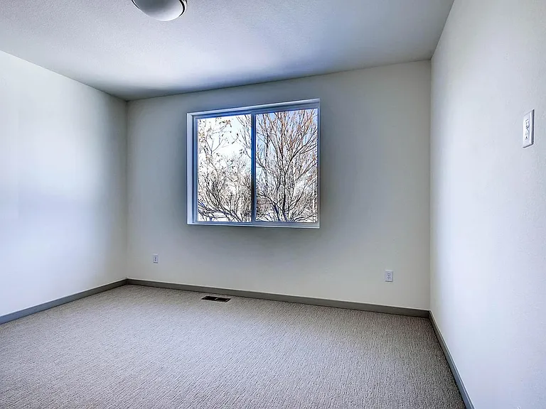 4010 Fenton Ct — Photo 6