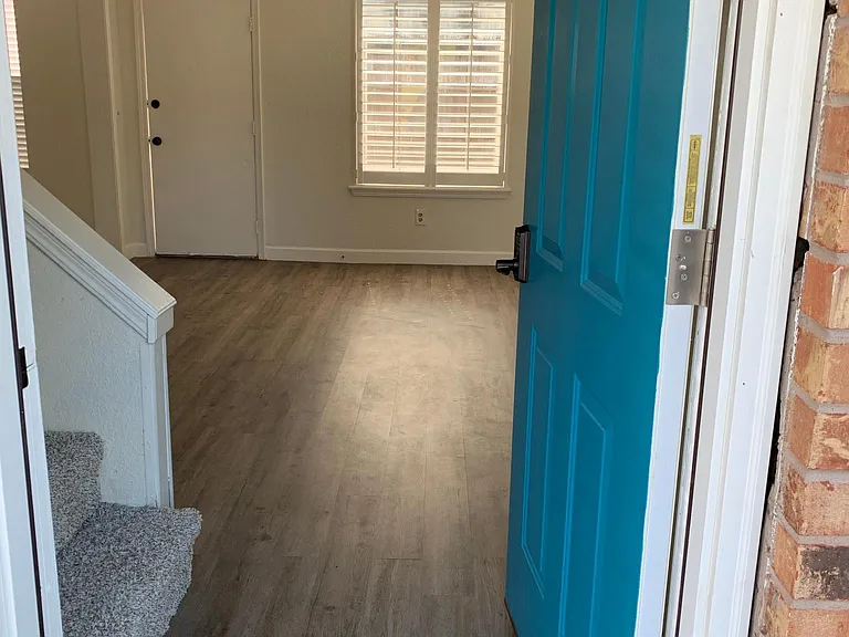 1332 High Meadows Dr — Photo 1