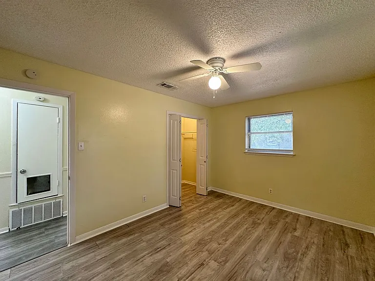 1505 S Ws Young Dr — Photo 27