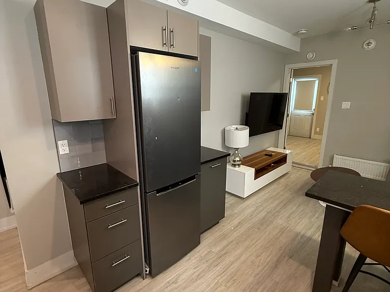 46 Nelson St #7 — Photo 3