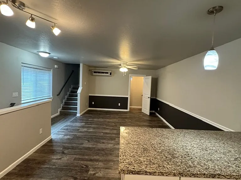 7833 Jacqueline Way — Photo 4