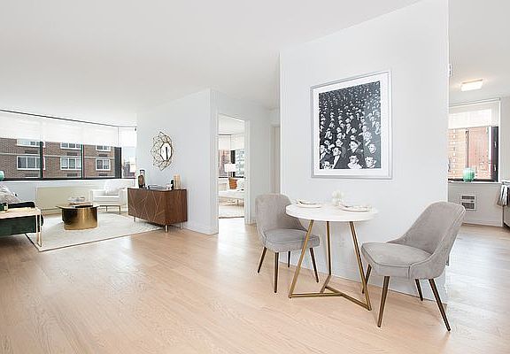 4th image of 345 E 94th St APT 27A