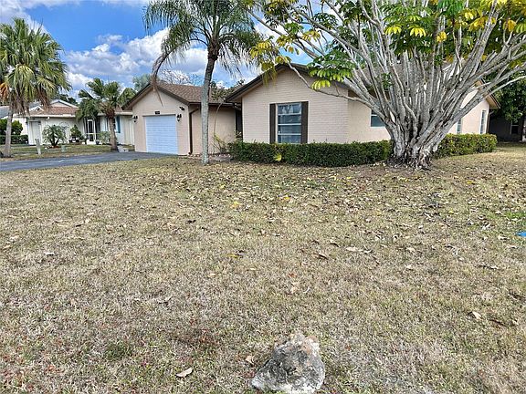 3rd image of 7100 NW 106th Ave