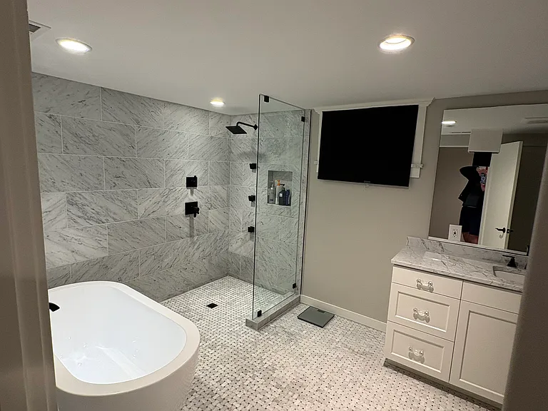 1630 Shenandoah Dr E — Photo 2