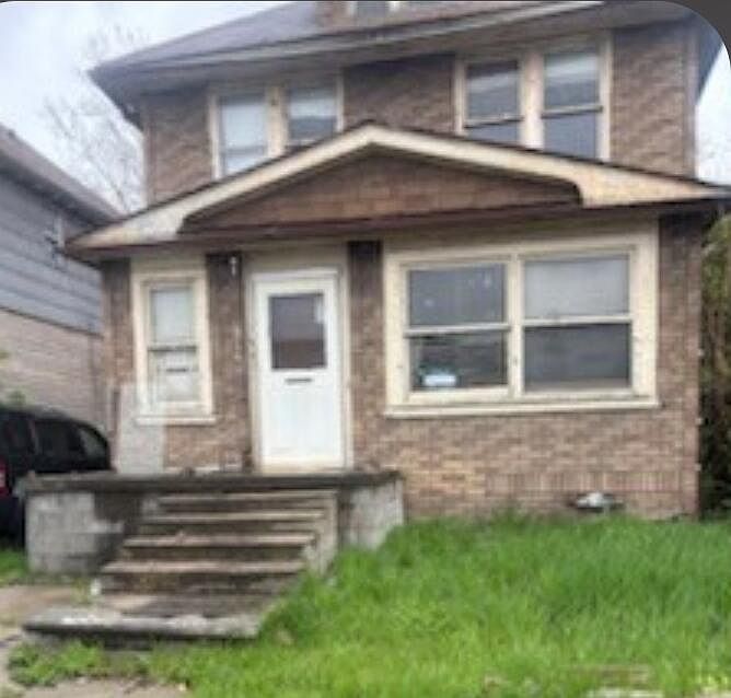 1st image of 225 Waverly St