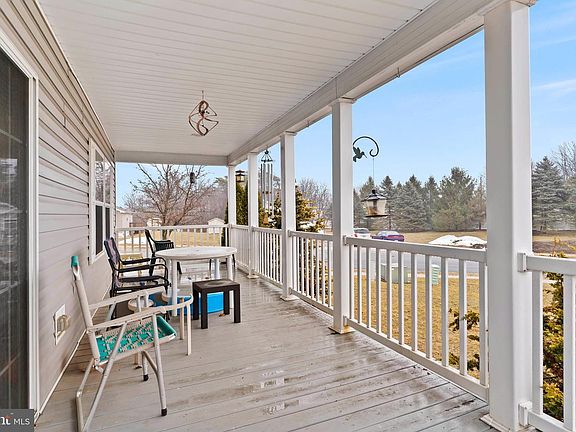 4th image of 102 Oriole Dr