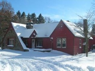 2120 Krumroy Rd, Akron, OH 44312