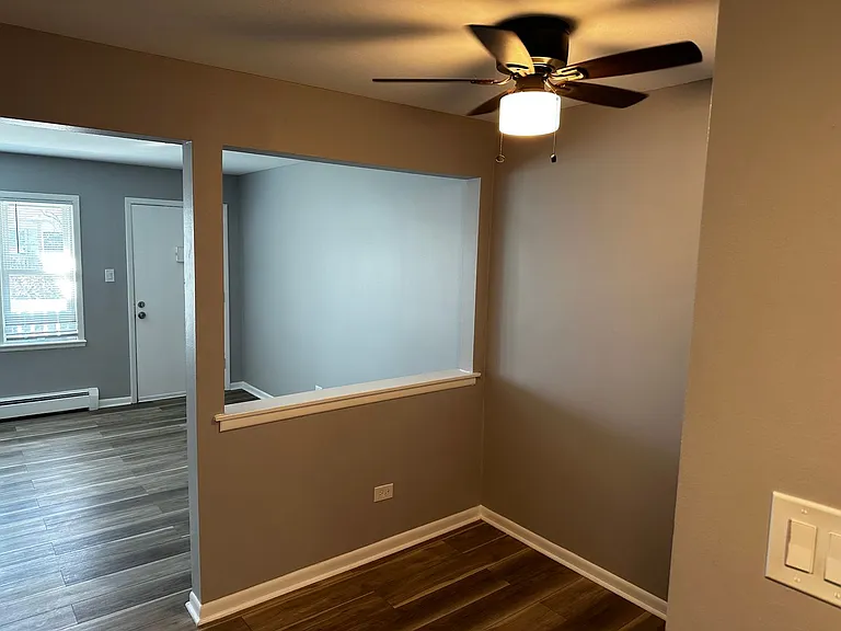 Salt Creek Apartments — Photo 16