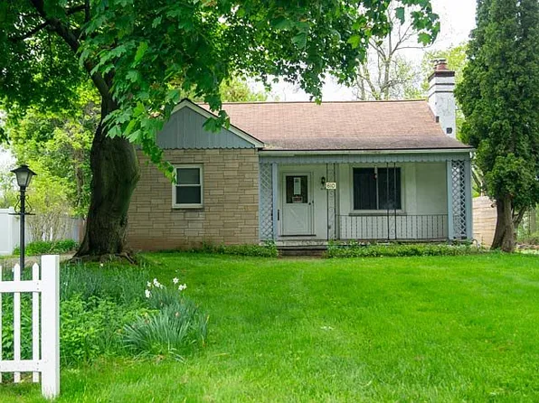 610 Lake Shore Blvd, Rochester, NY 14617