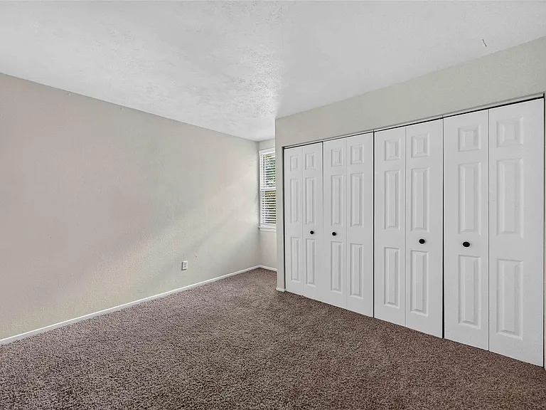 2107 N Red Cedar Cir — Photo 15