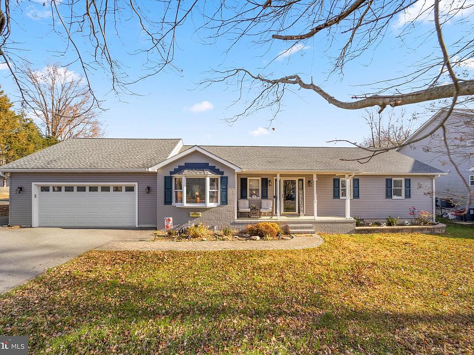 1st image of 934 Cloverfields Dr