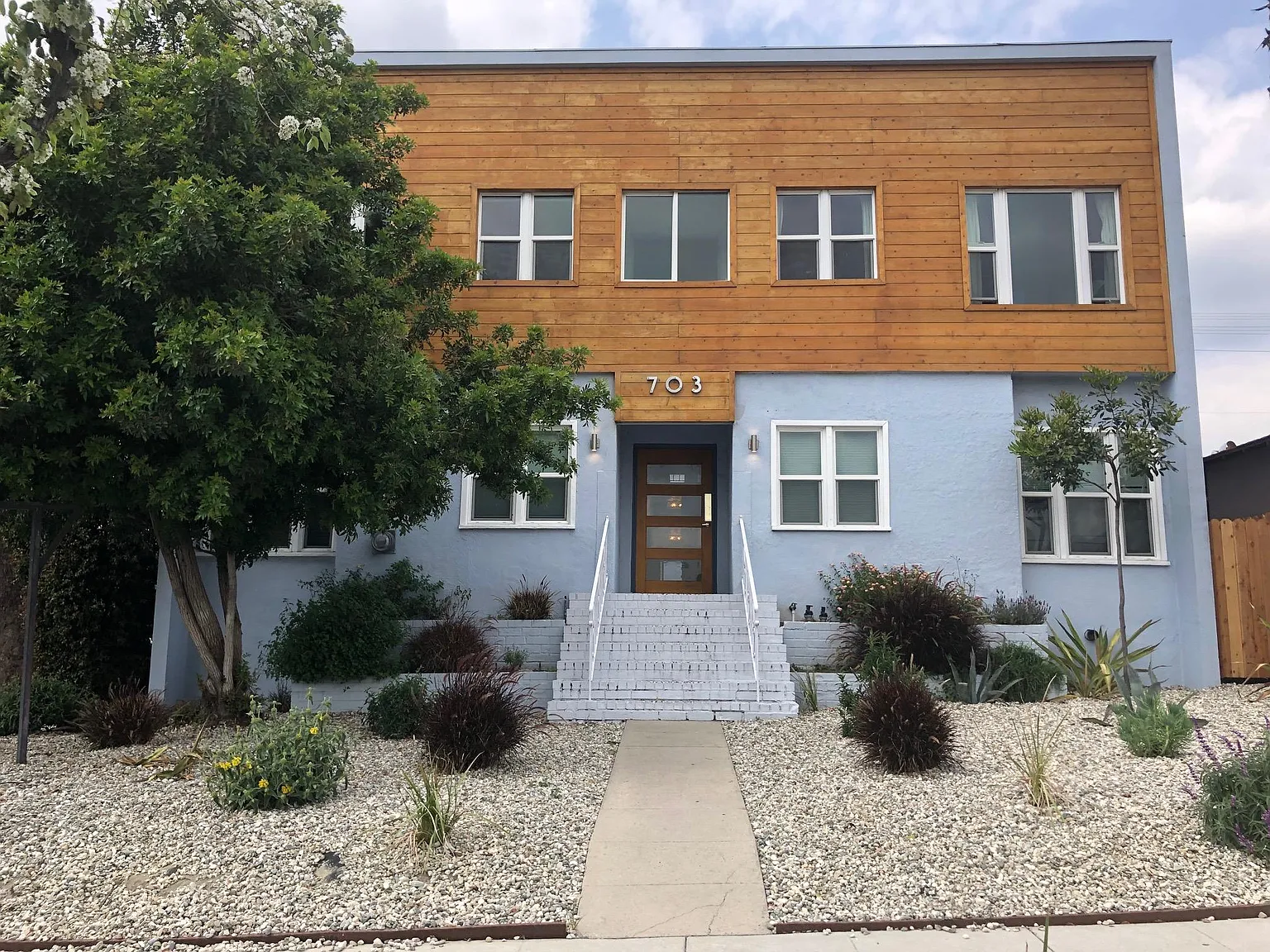 703 E Providencia Ave — Photo 2