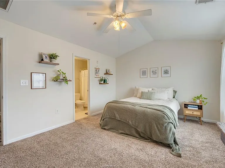 1725 Harvey Mitchell Pkwy S #1433 — Photo 11