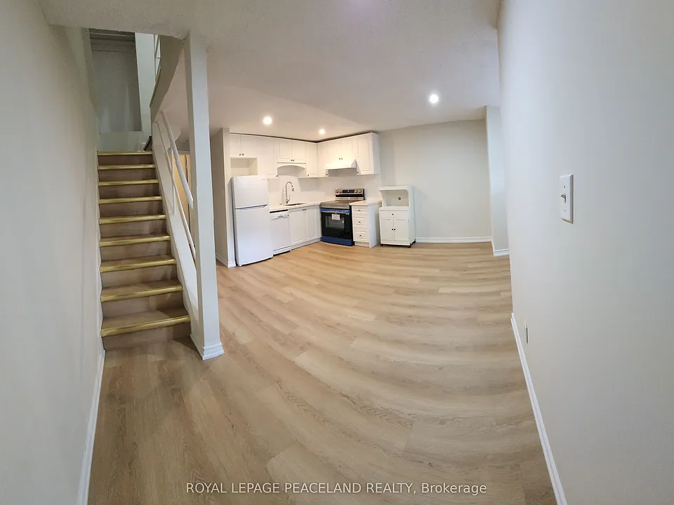 558 Spadina Cres #1