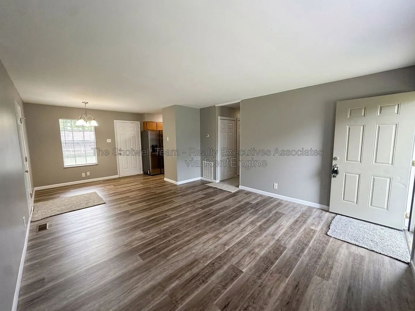 3 bed, 1.0 bath, 1000 sqft, $1,845 — Photo 3