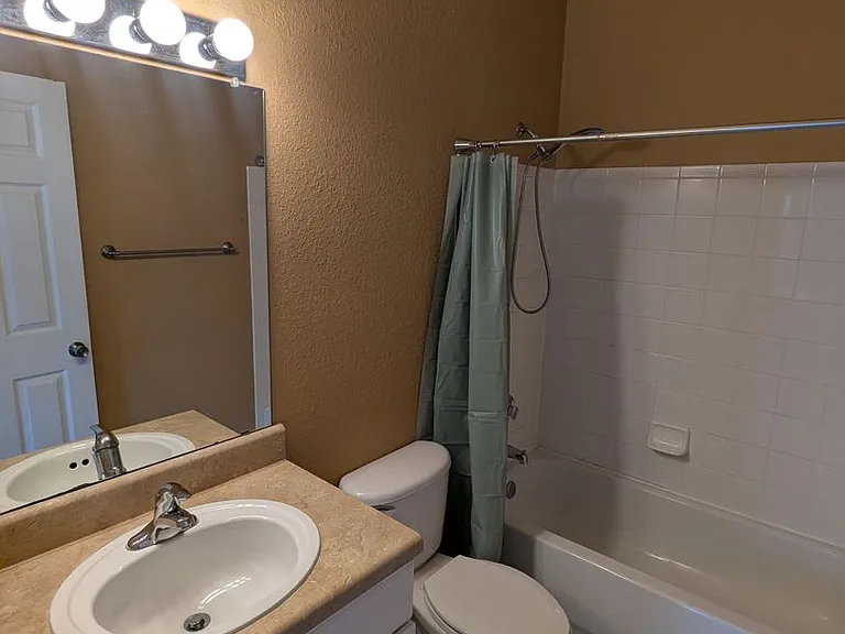 4872 NW 42nd Rd #103 — Photo 25