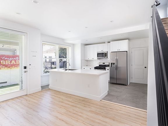 3rd image of 2651 Magnolia Ave #2653