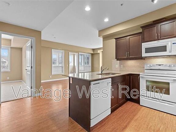 3rd image of 850 Saucier Ave Unit 320
