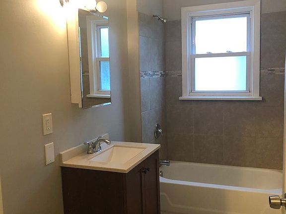 5th image of 2212 E 93rd St #6