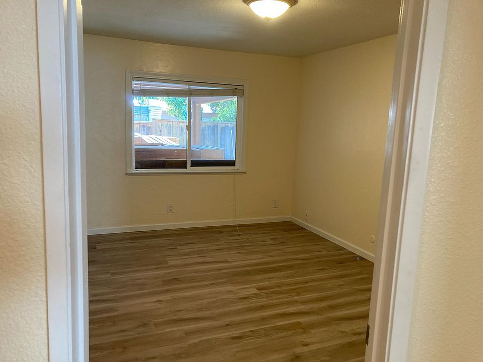 1st image of 1363 Woodman Ct