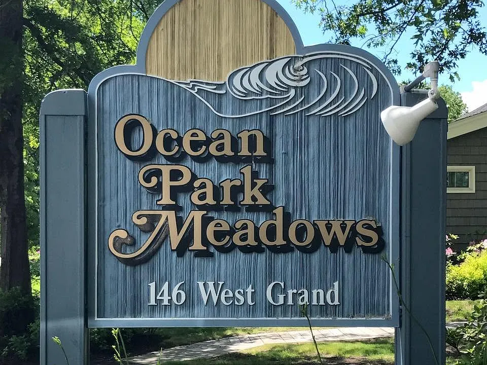 146 W Grand Ave #78