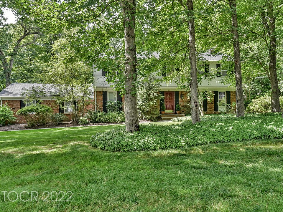 1st image of 37 Yeoman Dr
