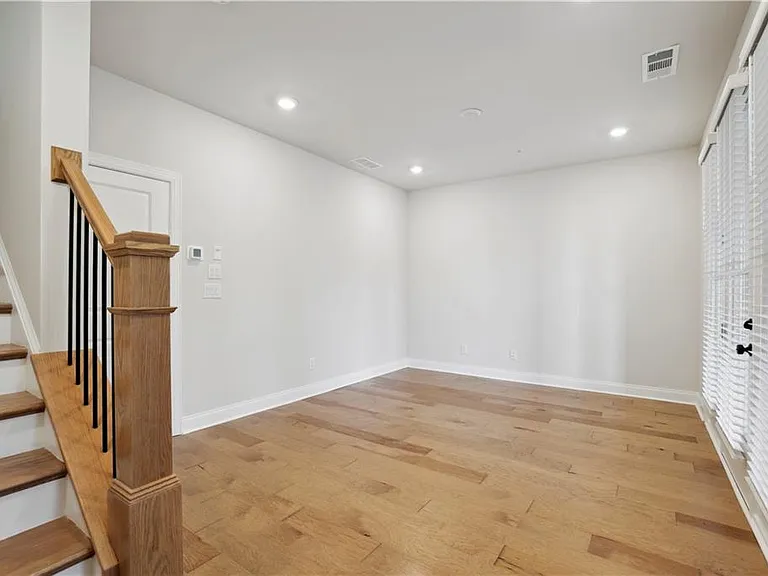 410 Townly Ct — Photo 5