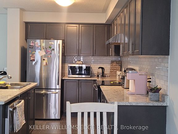 4th image of 90 Bloom Cres