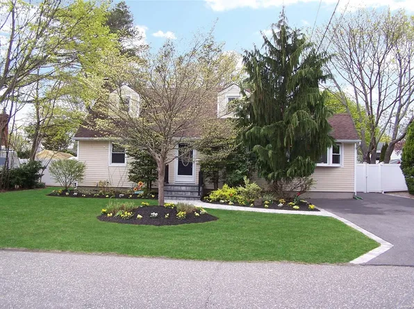114 Foster Road, Lake Ronkonkoma, NY 11779