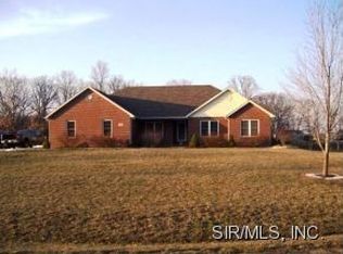 31608 Oaktrail Dr, Brighton, IL 62012