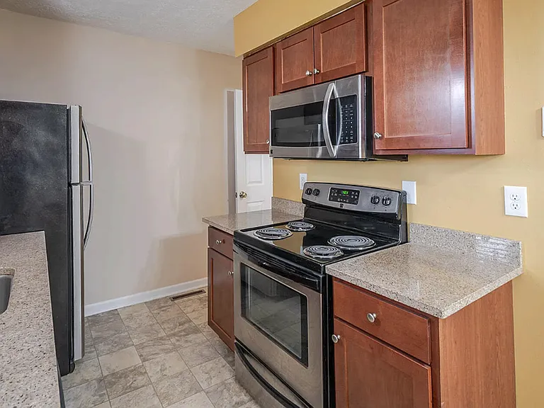 6113 Scotmar Dr — Photo 11