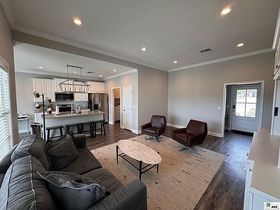 4th image of 107 Yellow Pine Dr