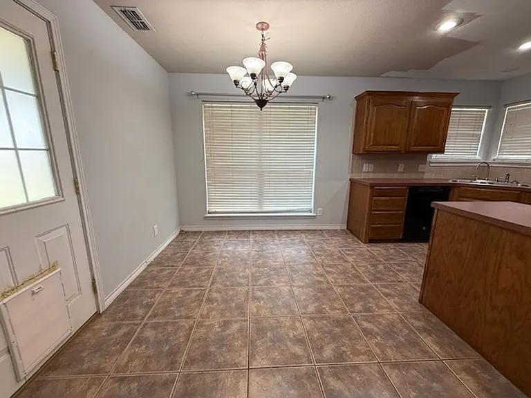5409 Wagon Wheel Ave — Photo 5