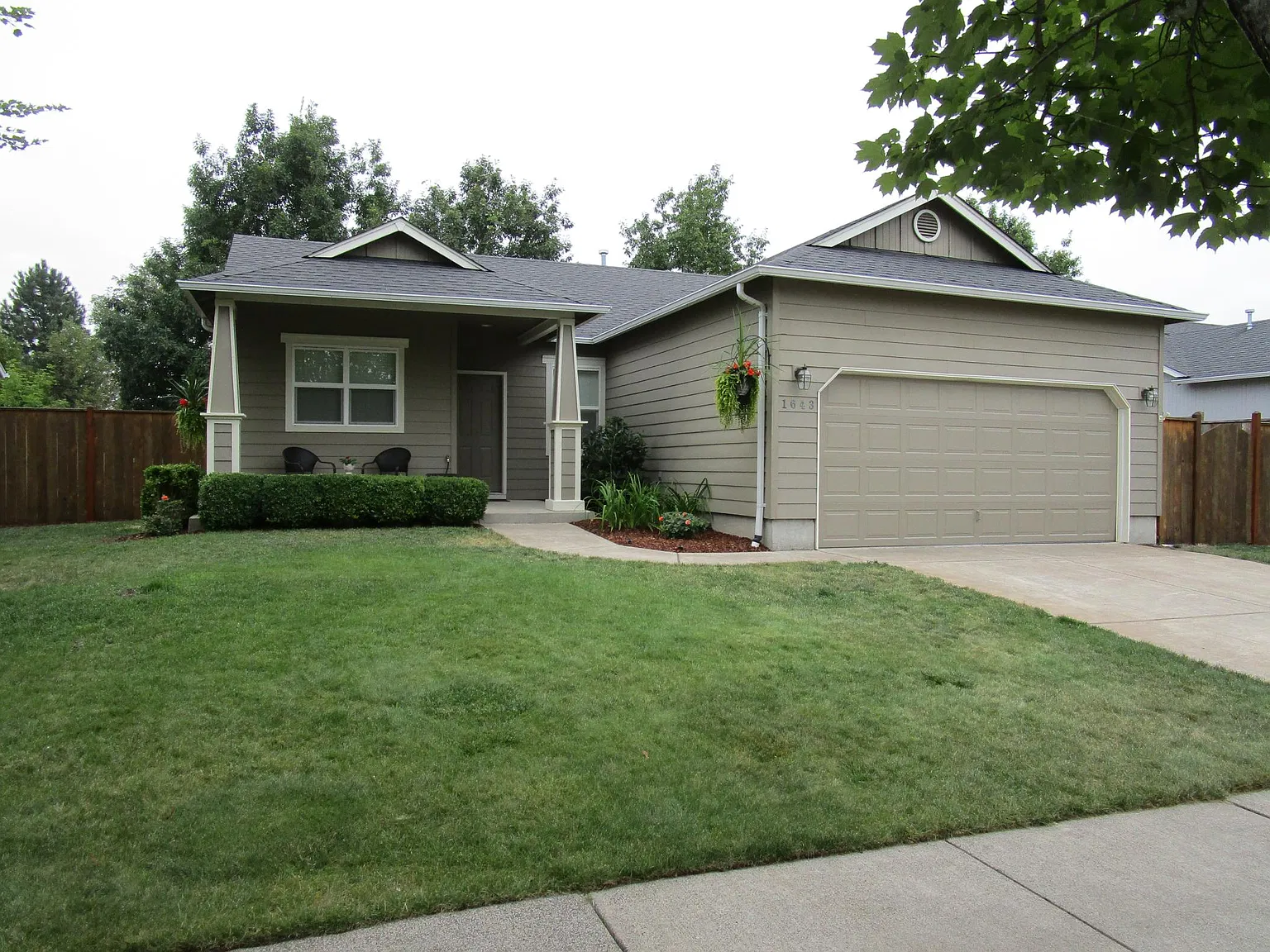 3 bed, 1240 sqft, $2,140 — Photo 1