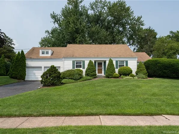 35 Marlborough Road, North Haven, CT 06473