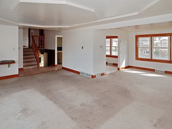 3rd image of 1521 Grant St