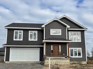 9 Lebaron Ct, Fredericton, NB E3G0A2