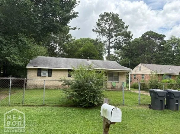 2210 Clover Dr, Jonesboro, AR 72401