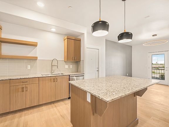 4th image of 1522 N Quail Dr #1103