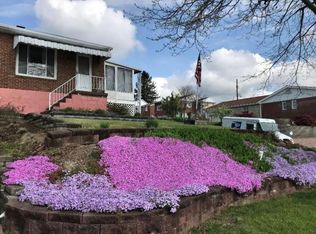 302 Woodhill Rd, West Mifflin, PA 15122