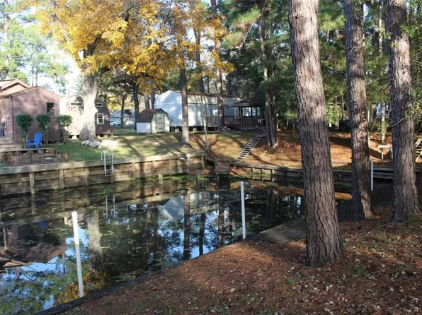 9388 Elkwood St, Willis, TX 77318