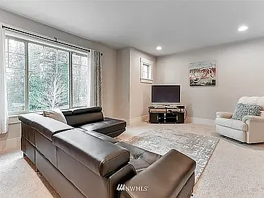 22798 SE 32nd St — Photo 17