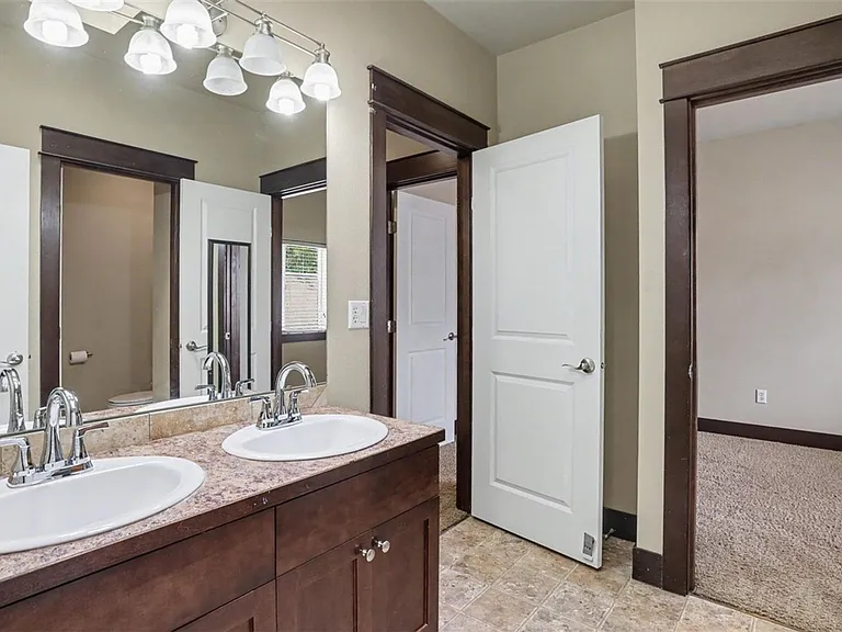1357 Elma Pl NE — Photo 20