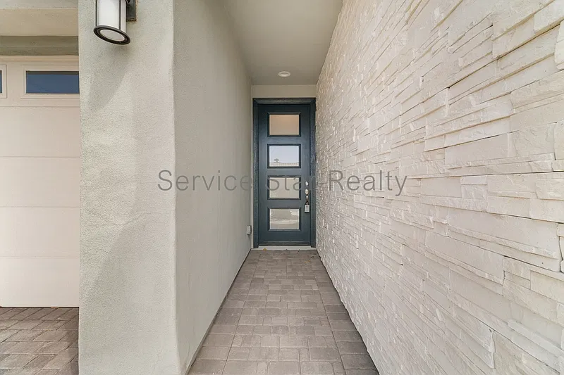 4 bed, 3.0 bath, 1855 sqft, $2,249 — Photo 3