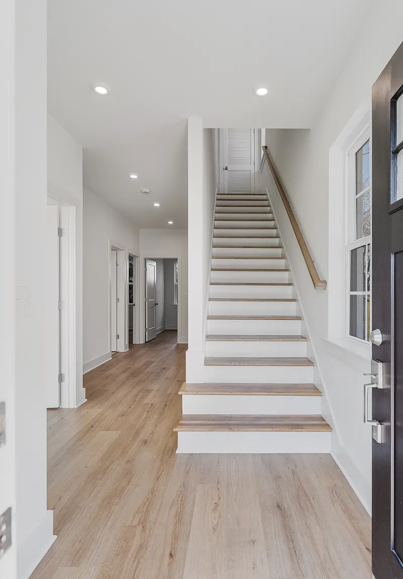 4 bed, 2124 sqft, $3,750 — Photo 3