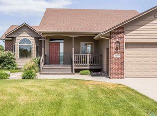 26638 Tucker Cir, Brandon, SD 57005