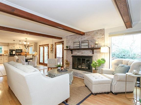 5th image of 9331 Whitethorn Dr