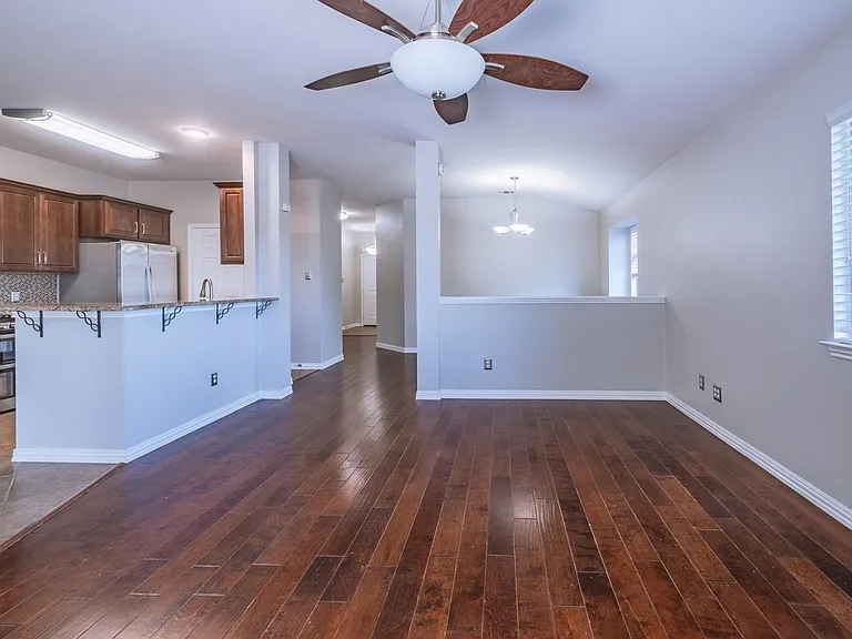 645 Fort Thomas Pl — Photo 14