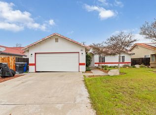 950 Cedarwood St, Hanford, CA 93230